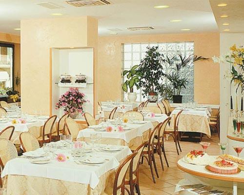 Hotel Ducale Cattolica Buitenkant foto