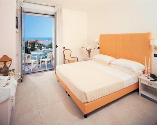Hotel Ducale Cattolica Buitenkant foto
